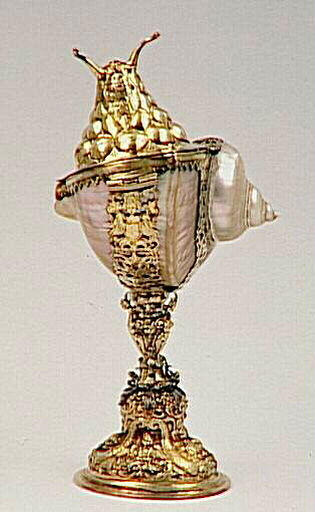 Hanap à coquillage en forme d'escargot et couvercle