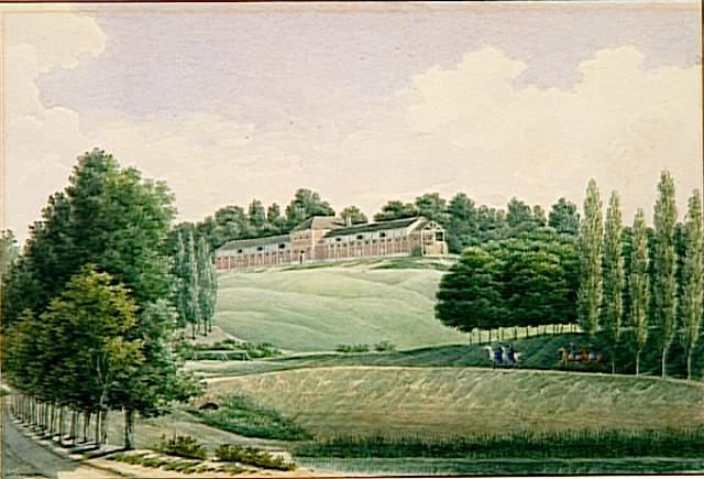 Malmaison. Vue de la bergerie dans le bois, en sortant du parc