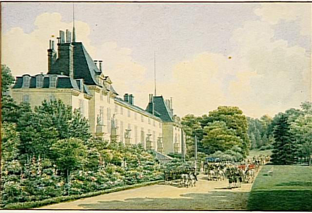 Vue de Malmaison : vue de la façade du château côté parc