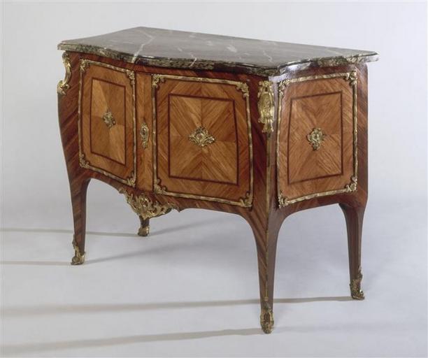 Commode Louis XV à deux vantaux