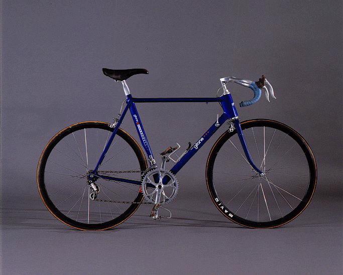 Bicyclette utilisée en 1979 par Bernard Hinault, vainqueur du tour de France cette année là