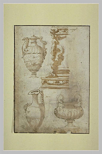 Trois vases, et étude de la partie gauche de la base d'un candélabre