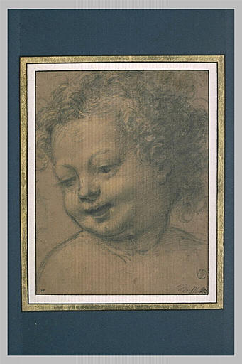 Tête d'enfant souriant