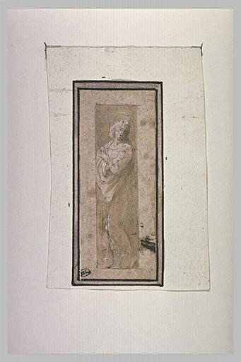 Saint Jean debout, les bras croisés sur la poitrine