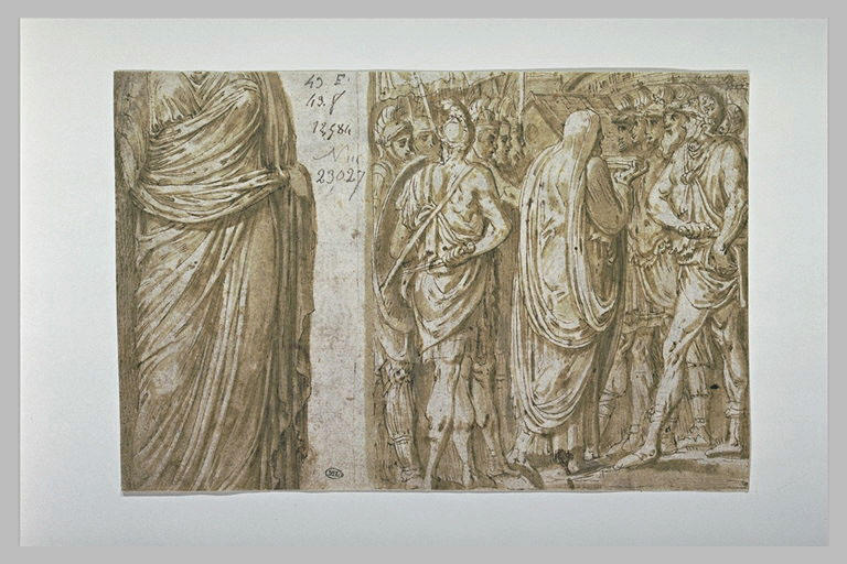 Statue antique drapée, et un prêtre portant une cassette, parmi des soldats