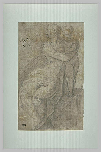 Femme assise, tenant un enfant debout sur un degré