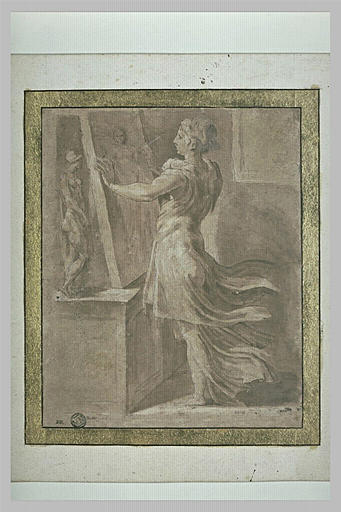 Femme debout, peignant une toile d'après une statuette