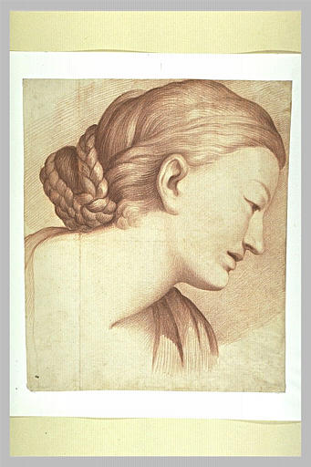 Tête de femme, tournée vers la droite