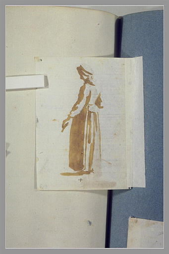 Une femme, vue de profil