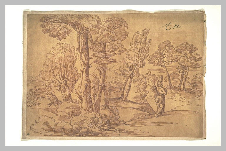 Une femme portant un vase sur sa tête s'éloigne, à travers les arbres