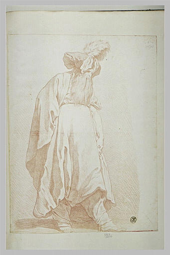 Figure de fantaisie : homme drapé, coiffé d'un bonnet à plume, debout