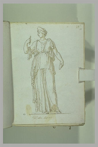 Femme drapée, vue debout de face, la tête de profil vers la gauche...