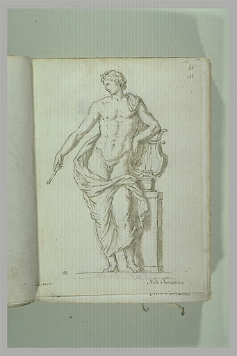 Apollon nu, une draperie flottant derrière lui de l'épaule gauche aux genoux