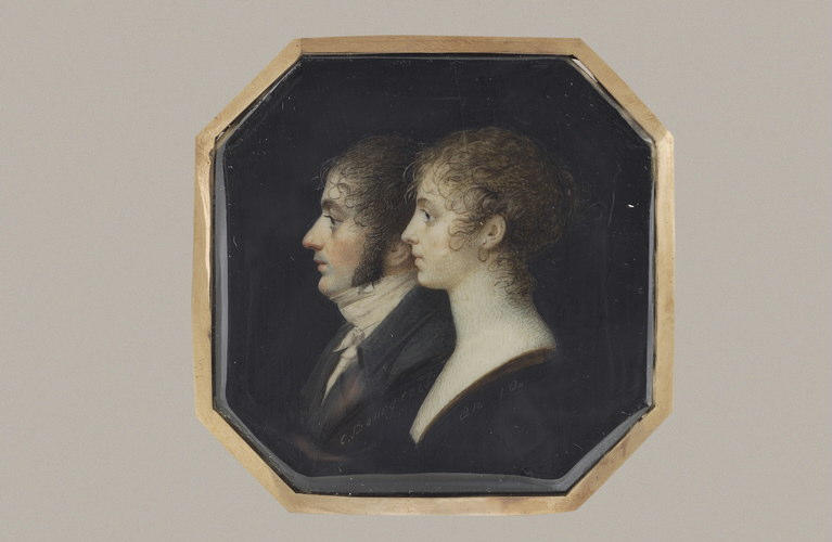 Têtes d'homme et de femme de profil, en forme de camée
