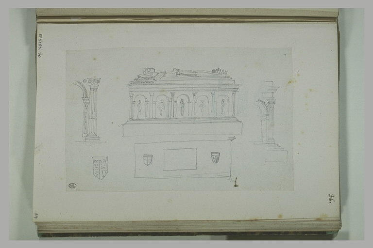 Tombeau gothique, blason et arcs