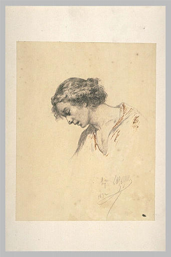 Femme, vue en buste, tournée vers la gauche, baissant la tête