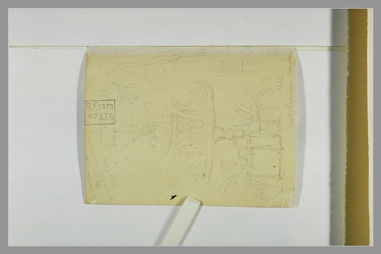 Fontaine et notes manuscrites