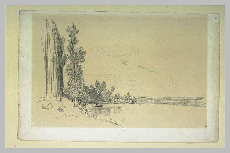 Large rivière bordée d'arbres sur laquelle circule un cannot