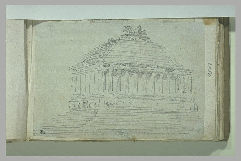 Mausolée couronné d'un quadrige