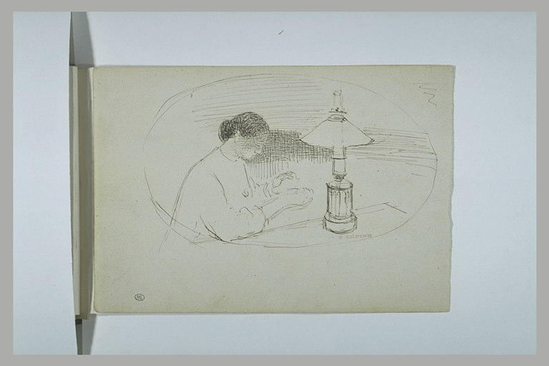 Femme, assise, cousant à la lueur d'une lampe à huile