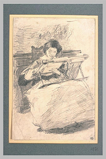 Femme assise, de face, travaillant à un petit métier de broderie