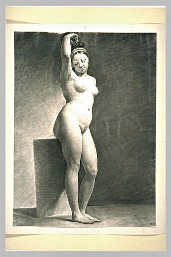 Académie de femme, debout, de trois quarts à droite