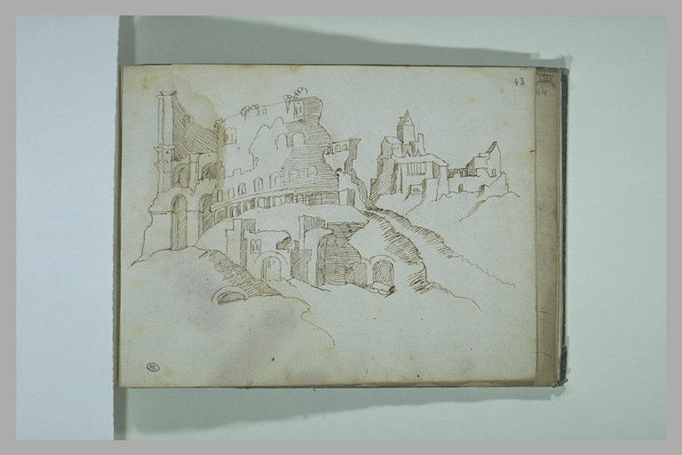 Diverses constructions en ruines