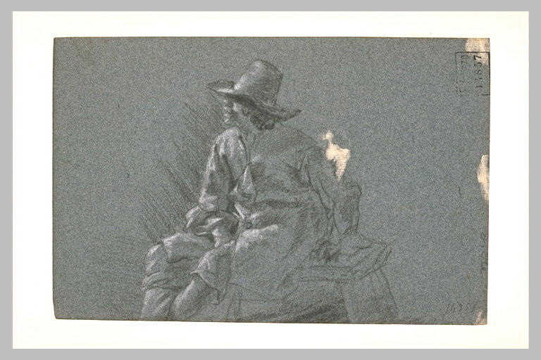 Homme assis, de trois quarts à gauche, sur une table