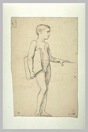 Enfant nu, un carton sous le bras