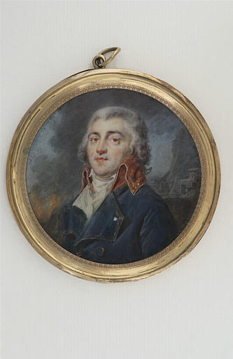 Portrait d'un officier portant un habit bleu à col rouge