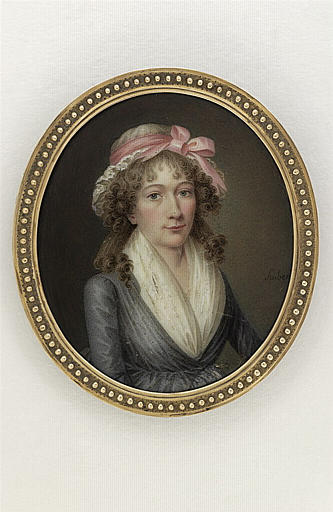 Portrait de femme, en robe gris ardoise