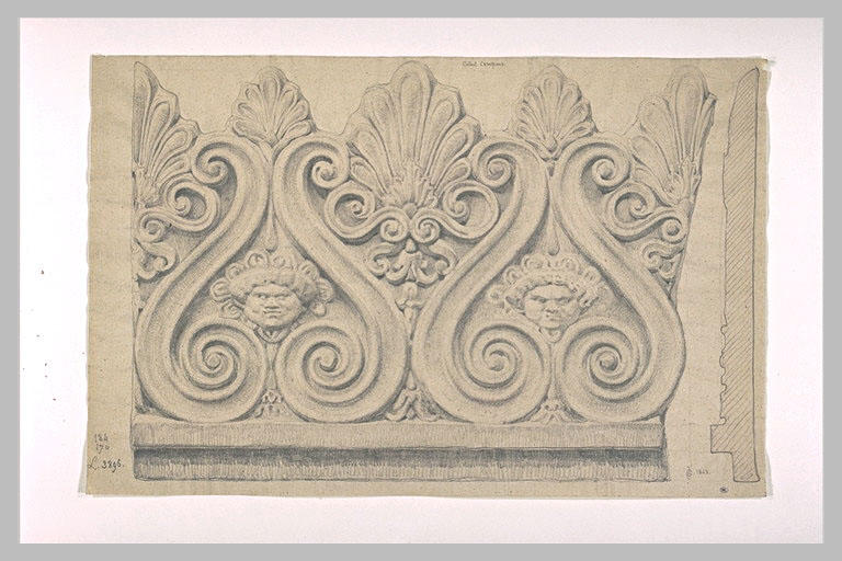 Plaque de terre cuite ornée de masques de méduses et de rinceaux