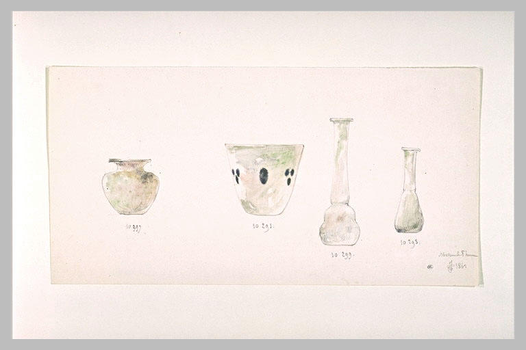 Quatre vases de formes différentes