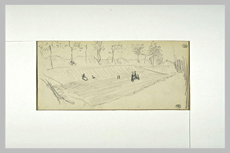 Route bordée par quelques arbres, et sur laquelle marchent des personnages