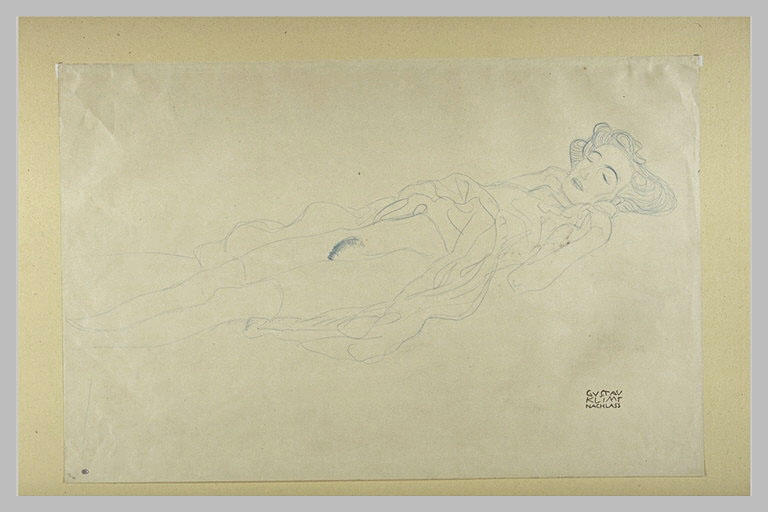 Femme nue étendue