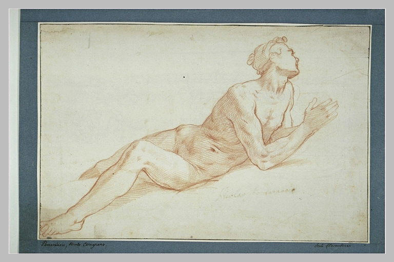 Nu masculin, à demi-allongé, les mains jointes, detourné vers l'arrière