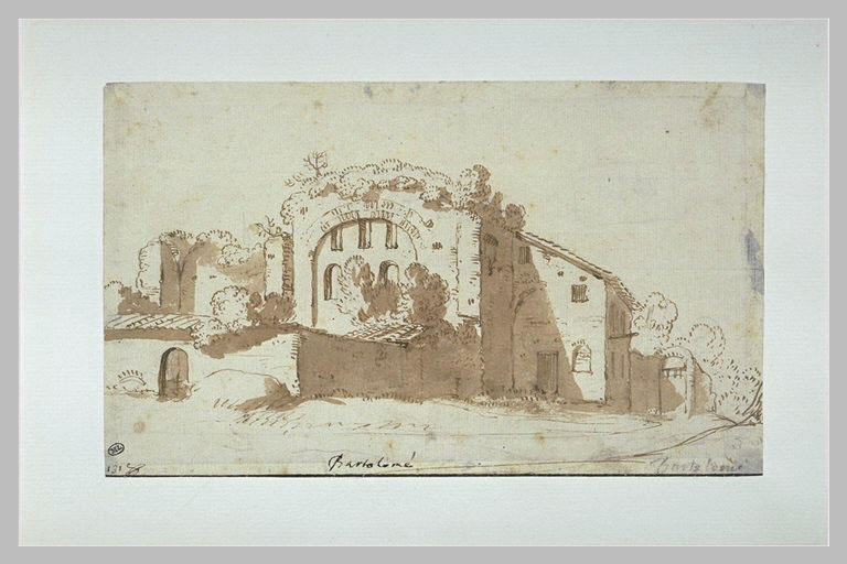Maison adossée à des ruines