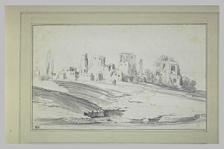 Cité fortifiée, à moitié ruinée