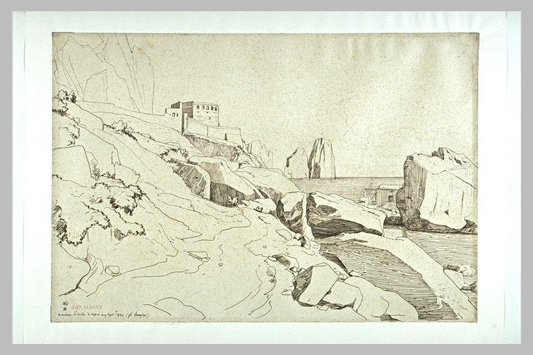 A droite, la mer d'où émergent des rochers