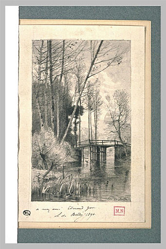 Passerelle franchissant un ruisseau dans un bois