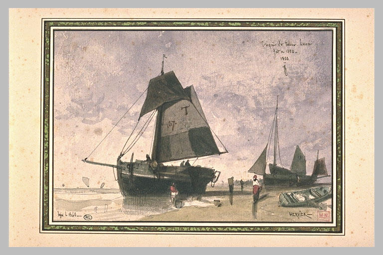 Deux bateaux de pêche, voiles hissées, sur le rivage