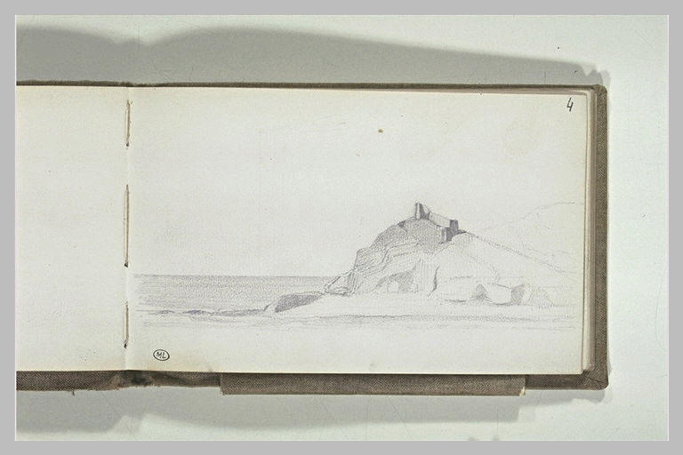 Promontoire rocheux en bord de mer