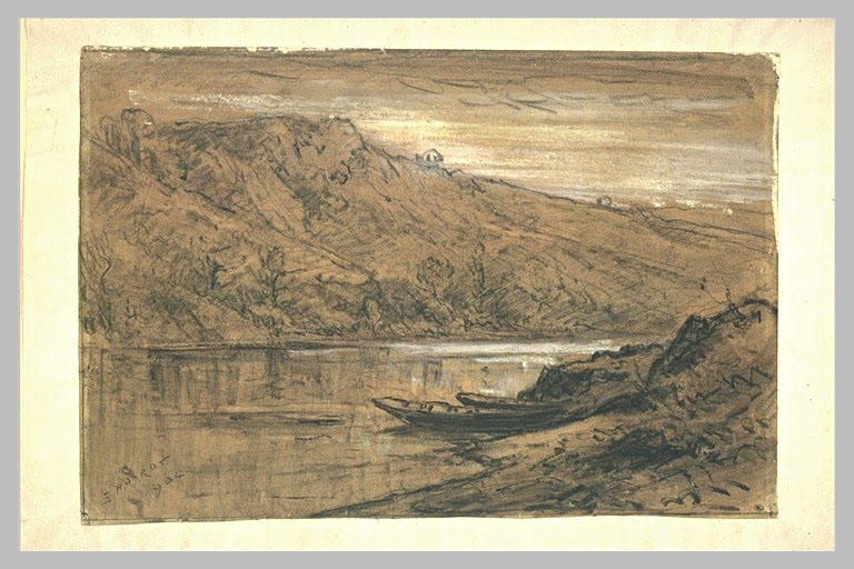 Rivière serpentant entre des collines et au premier plan des bateaux