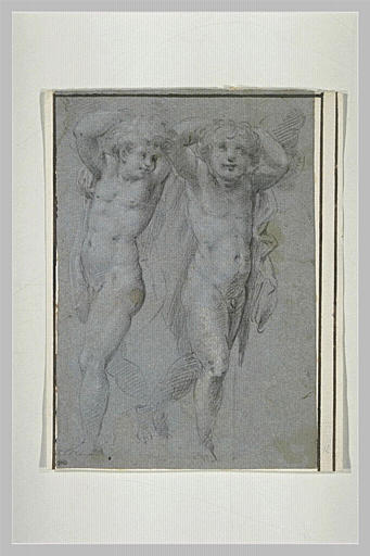 Deux enfants nus tenant leurs mains sur leur tête