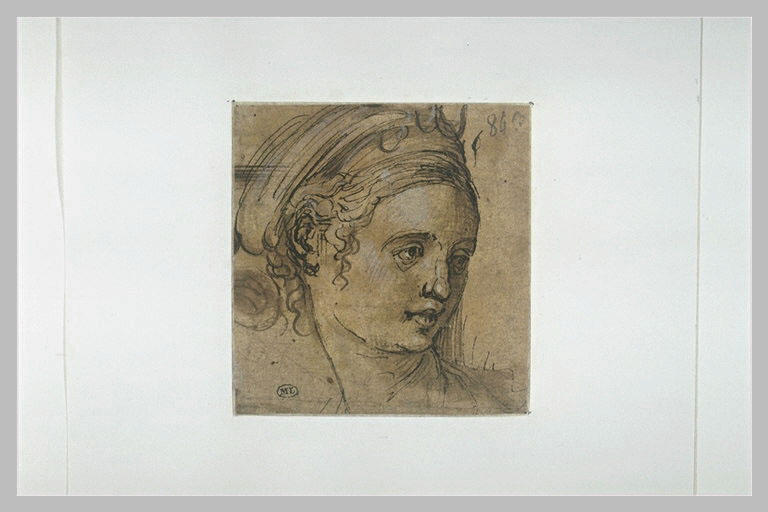 Tête de femme, de trois quarts, tournée vers la droite
