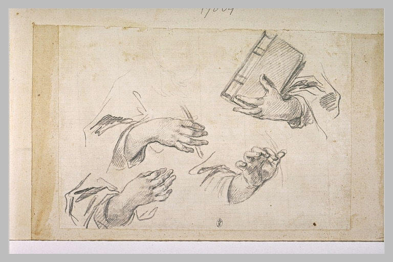 Main tenant un livre, et trois mains tenant une plume