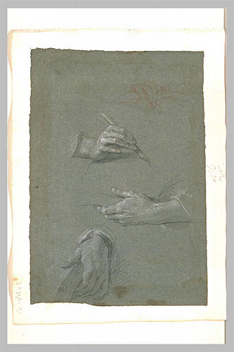 Quatre mains, dont une tient une plume