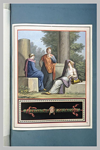 Groupe de femmes se reposant sur des blocs de pierres taillés ; feston