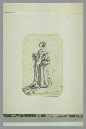 Une villageoise portant un petit chien sous le bras droit