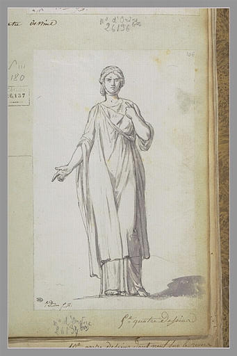 Femme drapée, debout et vue de face